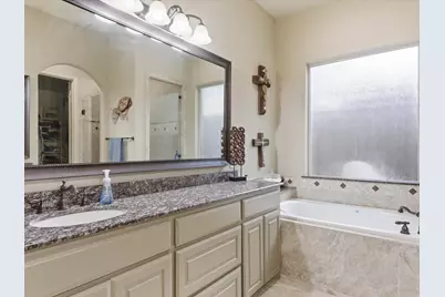 2115 N Hill Drive, Irving, TX 75038 - Photo 23