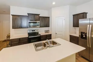 822 Amelia Ct, Pilot Point, TX 76258 - Photo 7