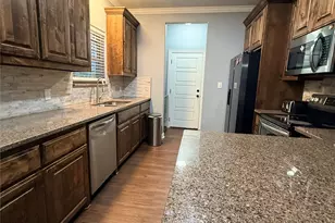 521 S Montgomery St, Sherman, TX 75090 - Photo 5