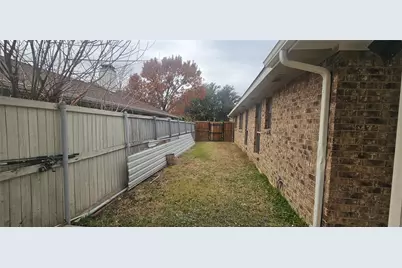 3102 Aspen Drive, Carrollton, TX 75007 - Photo 11