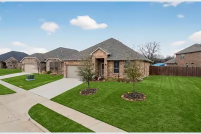 1601 Omaha Drive, Granbury, TX 76049 - Photo 11