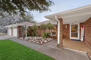 623 S Harbor Ct, Granbury, TX 76048 - Photo 3