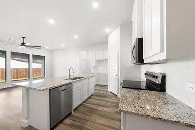 502 W 2nd Street, Venus, TX 76033 - Photo 5