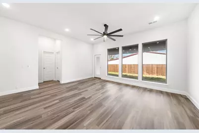 502 W 2nd Street, Venus, TX 76033 - Photo 11