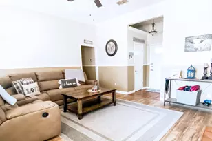 813 Irene St, Burleson, TX 76028 - Photo 5