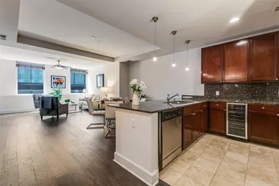 1505 Elm Street #204, Dallas, TX 75201 - Photo 7