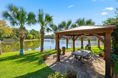 2910 Lakeshore Court, Arlington, TX 76013 - Photo 7