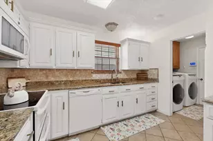 1110 Shady Oak Trail, Mansfield, TX 76063 - Photo 9