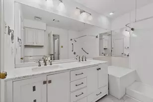 2106 Rainbow Dr, Arlington, TX 76011 - Photo 5