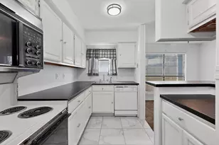 2106 Rainbow Dr, Arlington, TX 76011 - Photo 11