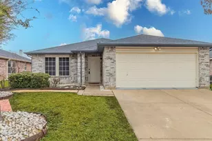 2912 Santa Sabina, Grand Prairie, TX 75052 - Photo 1