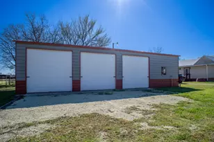 108 S Ave C, Wortham, TX 76693 - Photo 27