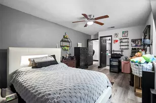 9923 Hustead St, Dallas, TX 75217 - Photo 9