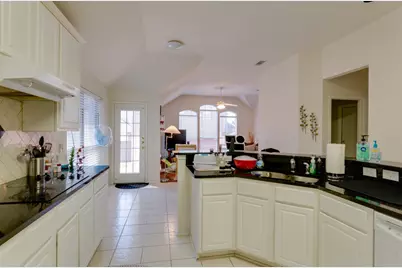 2304 Ravenhurst Drive, Plano, TX 75025 - Photo 5