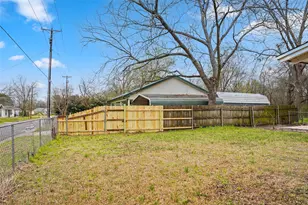 304 Texas St, Sulphur Springs, TX 75482 - Photo 31