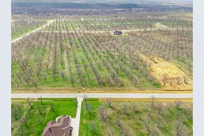 2161 E Landings N, Granbury, TX 76049 - Photo 27