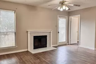 1614 Pecan Chase Cir, Arlington, TX 76012 - Photo 5