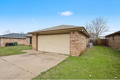 2808 Southpark Lane, Fort Worth, TX 76133 - Photo 3