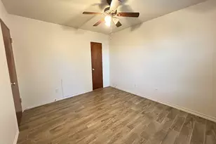 409 Royal St, Athens, TX 75751 - Photo 9