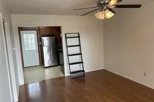 409 Royal St, Athens, TX 75751 - Photo 3