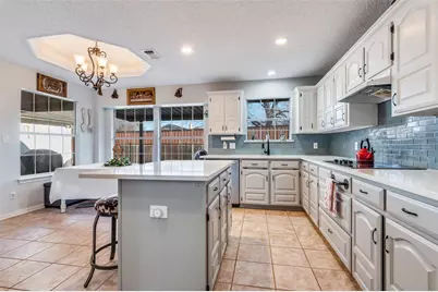 2521 Classic Court W, Bedford, TX 76021 - Photo 9