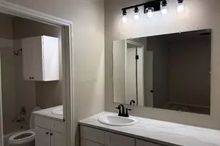 610 Canterbury St, Euless, TX 76039 - Photo 9