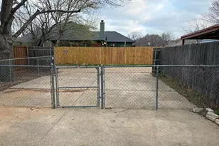 610 Canterbury St, Euless, TX 76039 - Photo 13