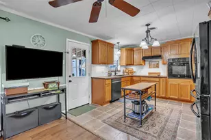 709 Hurstview Dr, Hurst, TX 76053 - Photo 9