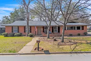 709 Hurstview Dr, Hurst, TX 76053 - Photo 3