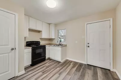 320 Dawson Circle, Grand Prairie, TX 75051 - Photo 11