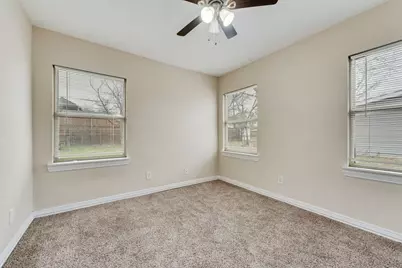 320 Dawson Circle, Grand Prairie, TX 75051 - Photo 19