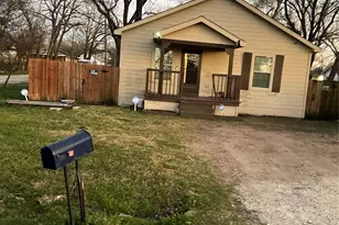 1401 W 9th Ave, Corsicana, TX 75110 - Photo 1