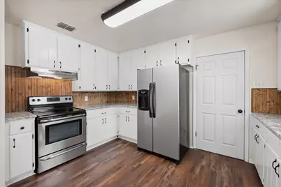 729 SW Sunnybrook Drive, Burleson, TX 76028 - Photo 7