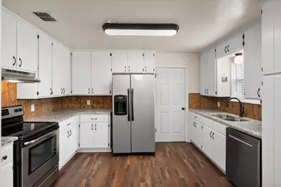 729 SW Sunnybrook Drive, Burleson, TX 76028 - Photo 15