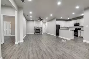 1812 Carrington Dr, Glenn Heights, TX 75154 - Photo 3