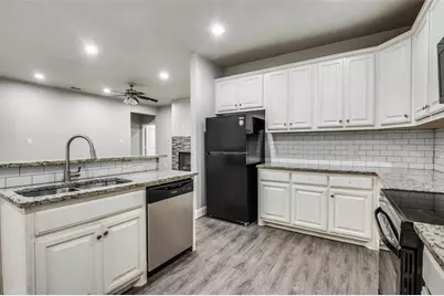 1812 Carrington Drive, Glenn Heights, TX 75154 - Photo 3