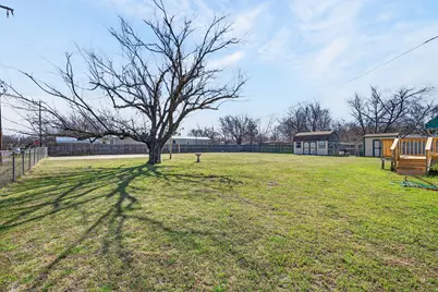 811 SW 21st Street, Mineral Wells, TX 76067 - Photo 35