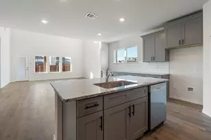 3685 Saguaro Dr, Grand Prairie, TX 75052 - Photo 3