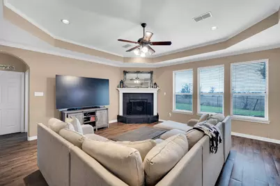 1305 Louise Lane, Ennis, TX 75119 - Photo 7