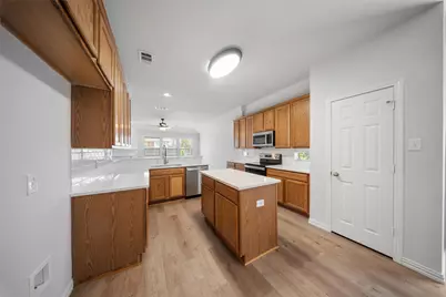 6000 Meadowglen Drive, Denton, TX 76226 - Photo 7