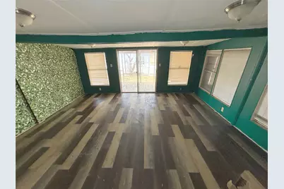 822 N Robinson Street, Cleburne, TX 76031 - Photo 13