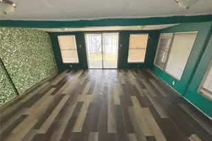 822 N Robinson St, Cleburne, TX 76031 - Photo 13