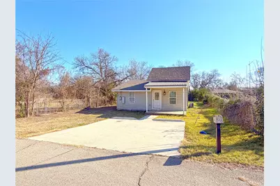 203 W Nolan Street, Lorena, TX 76655 - Photo 1