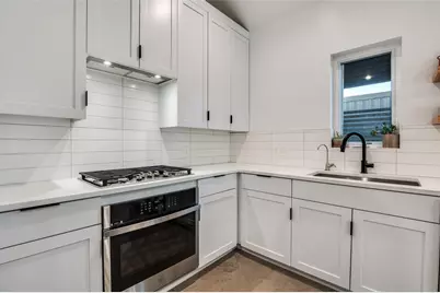 1021 Nomas Street, Dallas, TX 75212 - Photo 13