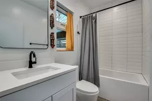 1021 Nomas St, Dallas, TX 75212 - Photo 23