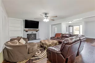 208 Yucca Dr, Weatherford, TX 76087 - Photo 7