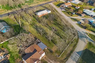 508 Fannin St, Millsap, TX 76066 - Photo 37