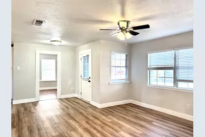 4517 Sherwood Drive, Mesquite, TX 75150 - Photo 3