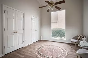 7712 Lakecrest Cir, Irving, TX 75063 - Photo 15