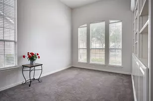 7712 Lakecrest Cir, Irving, TX 75063 - Photo 19